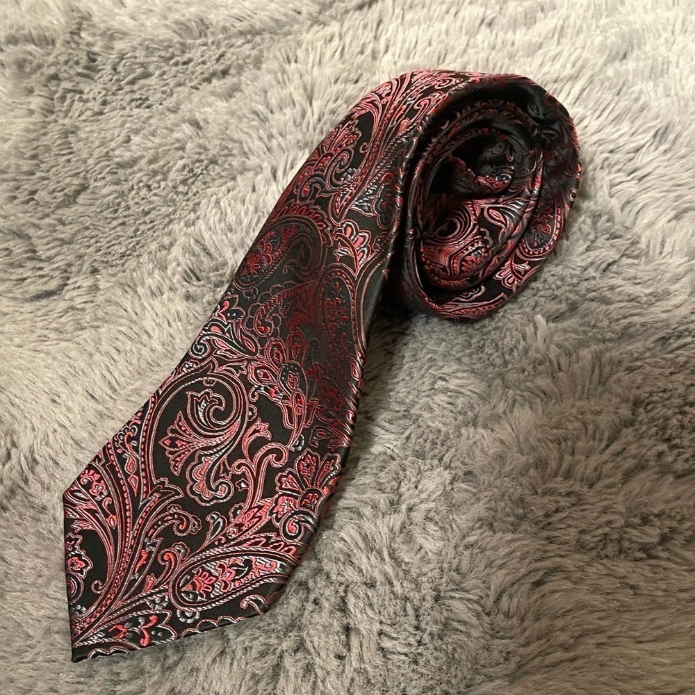 Croft & Barrow Silk Paisley Print Tie